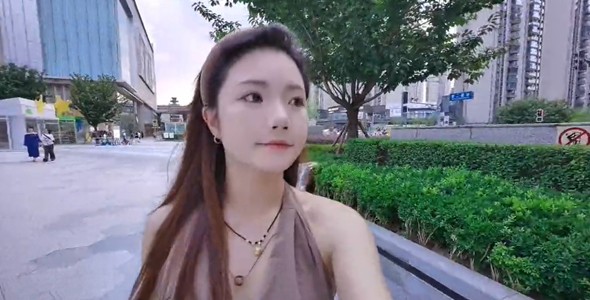 滑一下就开拍？飞宇 Pocket4 深度测评